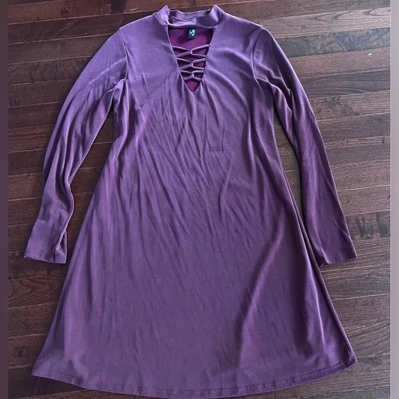 Mauve Long Sleeve Cross Vneck Choker Dress Size Small